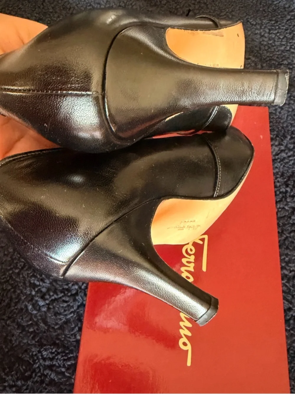 Salvatore Ferragamo Black Leather Pointed Pumps with Bow